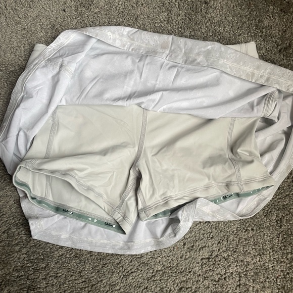 Lululemon skort brand new athletic wear - Picture 2 of 4